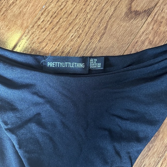 Pretty Little Thing Black Bikini Bottom - Picture 2 of 4